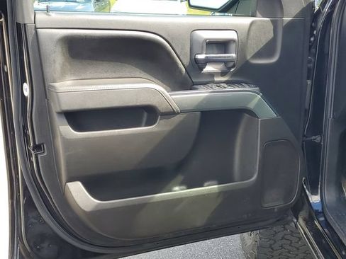 Used 2017 Chevrolet Silverado 1500 LT AWD/4WD image 9