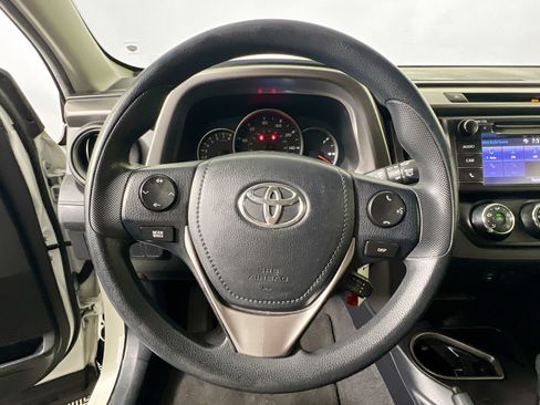 Used 2016 Toyota RAV4 LE FWD image 16