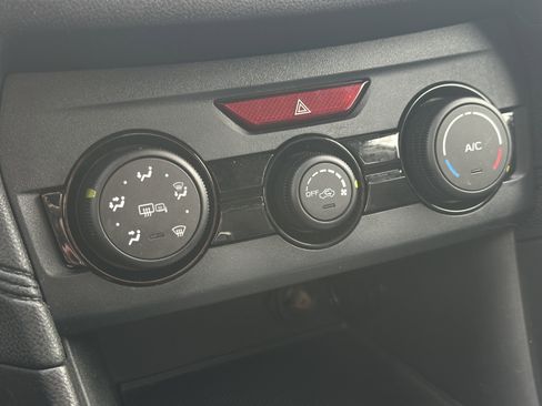 Used 2018 Subaru Crosstrek 2.0i Premium w/ Eyesight System image 10