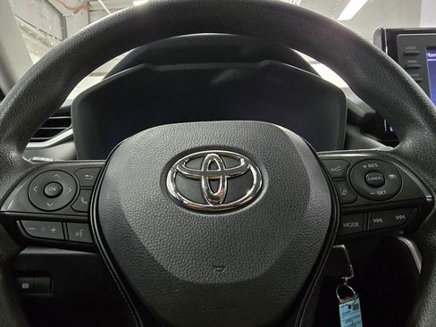 Used 2021 Toyota RAV4 LE image 25