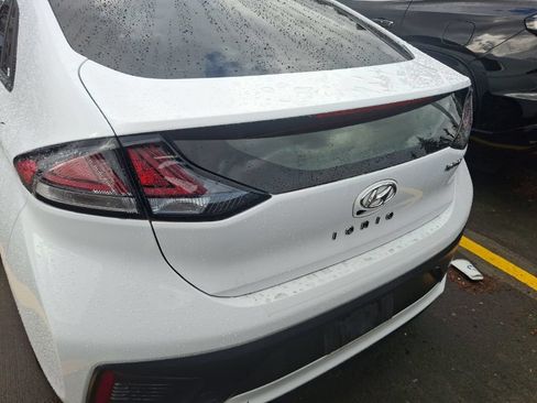 Used 2022 Hyundai Ioniq SEL FWD image 7
