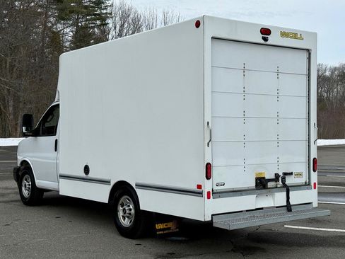 Used 2019 GMC Savana 3500 w/ Driver Convenience Package image 2