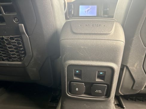 Used 2023 Ford Bronco Black Diamond AWD/4WD image 19