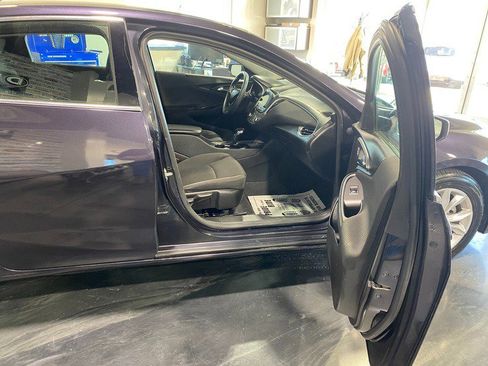 Used 2023 Chevrolet Malibu LT image 16