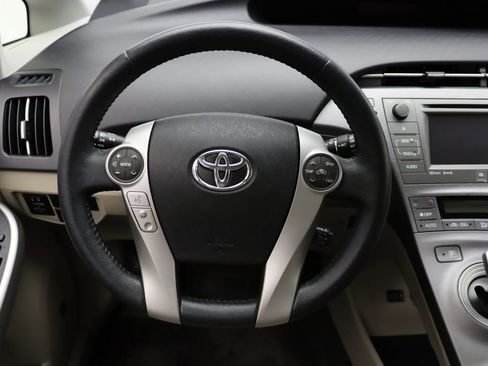 Certified 2015 Toyota Prius Five image 23