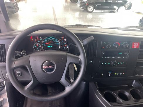 Used 2025 GMC Savana 3500 Extended RWD image 19