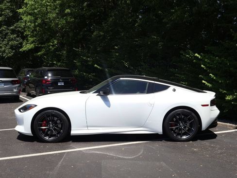 Used 2023 Nissan Z w/ Floor Mat Package (L93) RWD image 4