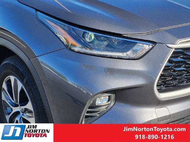 Used 2021 Toyota Highlander XLE FWD image 9
