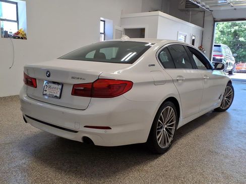 Used 2019 BMW 530e xDrive w/ Executive Package AWD/4WD image 4