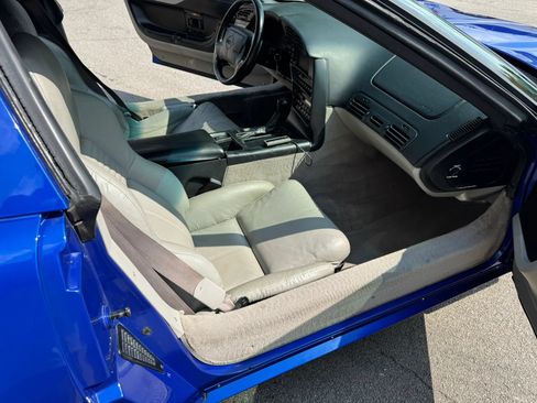 Used 1994 Chevrolet Corvette Coupe RWD image 18