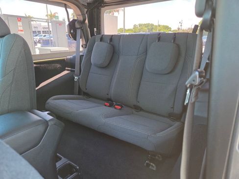 Used 2025 Jeep Wrangler Sport AWD/4WD image 16