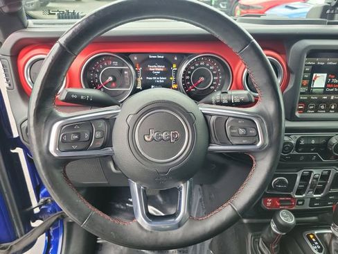 Used 2018 Jeep Wrangler Unlimited Rubicon w/ Dual Top Group AWD/4WD image 17