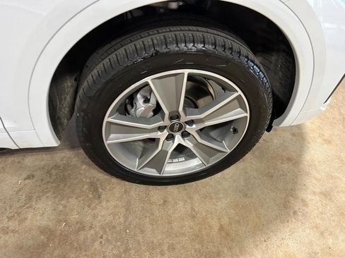 Certified 2025 Audi Q5 2.0T Premium w/ Convenience Plus Package image 27