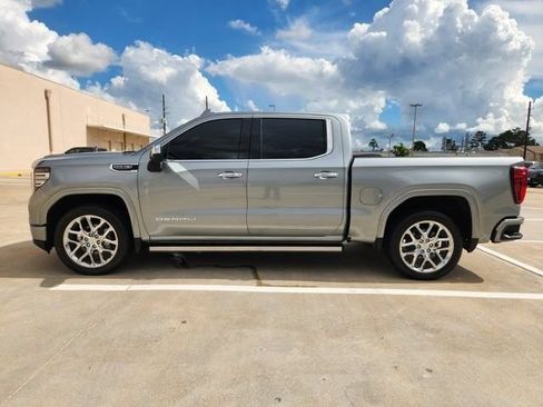 Used 2024 GMC Sierra 1500 Denali w/ Technology Package AWD/4WD image 4
