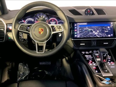Used 2022 Porsche Cayenne image 13