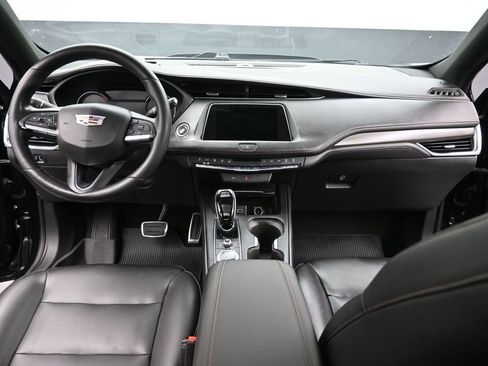 Used 2022 Cadillac XT4 Sport w/ Safety Alert Package FWD image 12