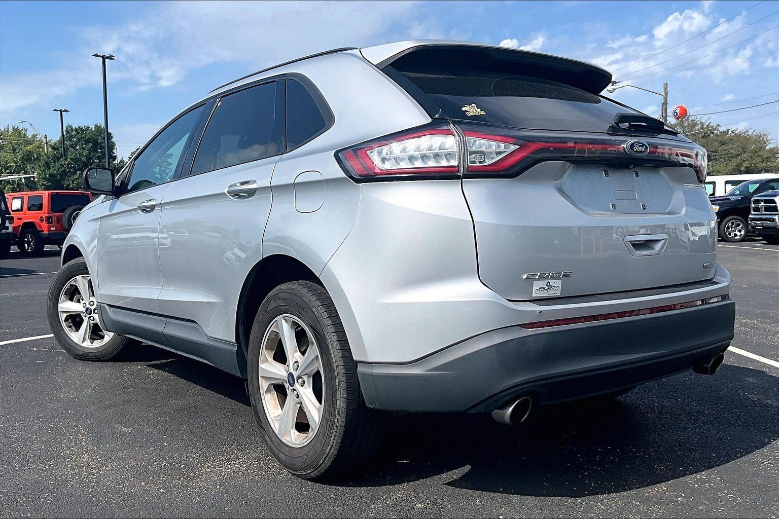 Used 2017 Ford Edge SE w/ Cargo Accessory Package FWD image 6