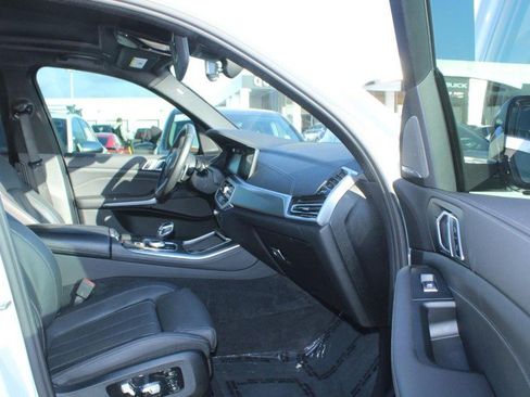 Used 2021 BMW X5 M50i w/ Executive Package image 12
