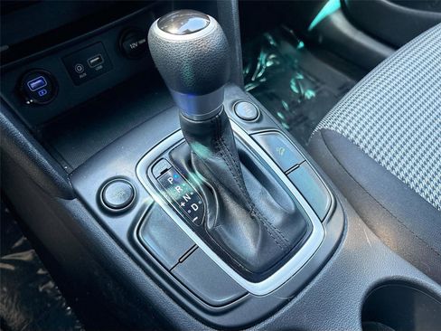 Used 2020 Hyundai Kona SE image 16