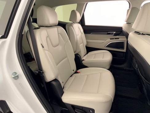 Used 2025 Kia Telluride S FWD image 29