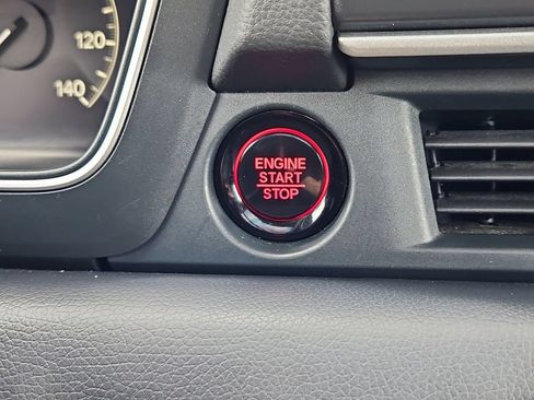 Certified 2023 Honda Pilot Touring image 27