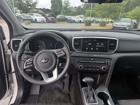 Used 2021 Kia Sportage LX AWD/4WD image 4