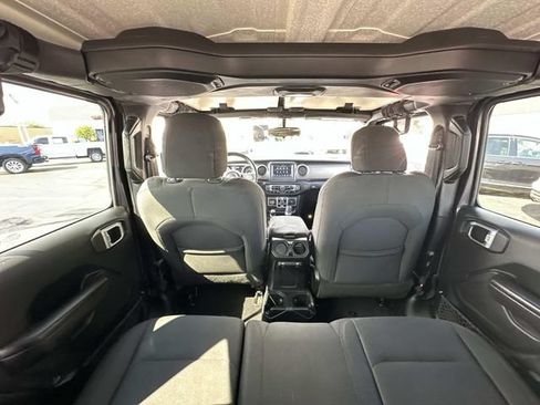 Used 2018 Jeep Wrangler Unlimited Sport S AWD/4WD image 19