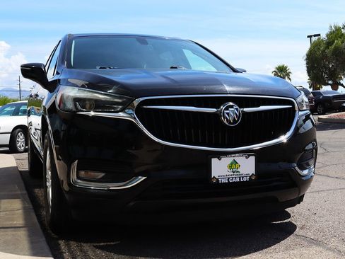 Used 2018 Buick Enclave Essence w/ Trailering Package FWD image 18