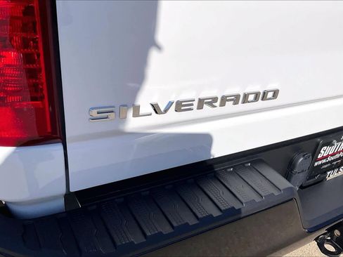 Used 2024 Chevrolet Silverado 2500 Custom w/ Custom Convenience Package image 30