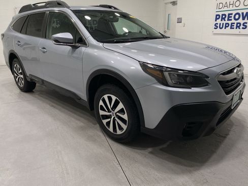 Used 2021 Subaru Outback Premium image 2