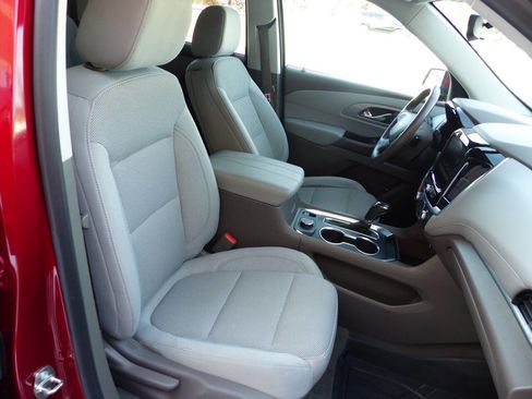 Used 2019 Chevrolet Traverse LT w/ LPO, Floor Liner Package image 45