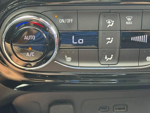 Used 2025 Chevrolet Trax RS w/ Driver Confidence Package FWD image 25