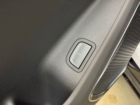 New 2026 GMC Acadia Denali Ultimate w/ LPO, Floor Liner Package image 11