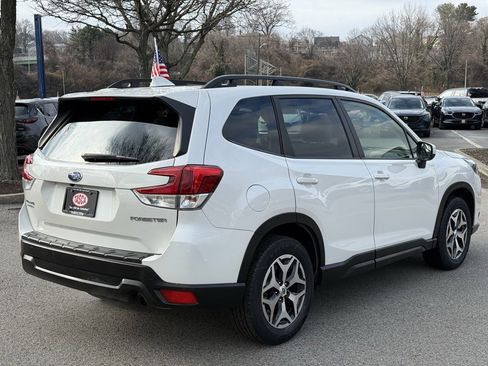 Certified 2023 Subaru Forester Premium image 6