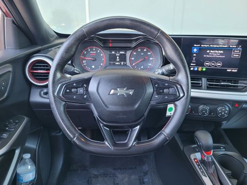 Used 2024 Chevrolet Trax RS FWD image 16