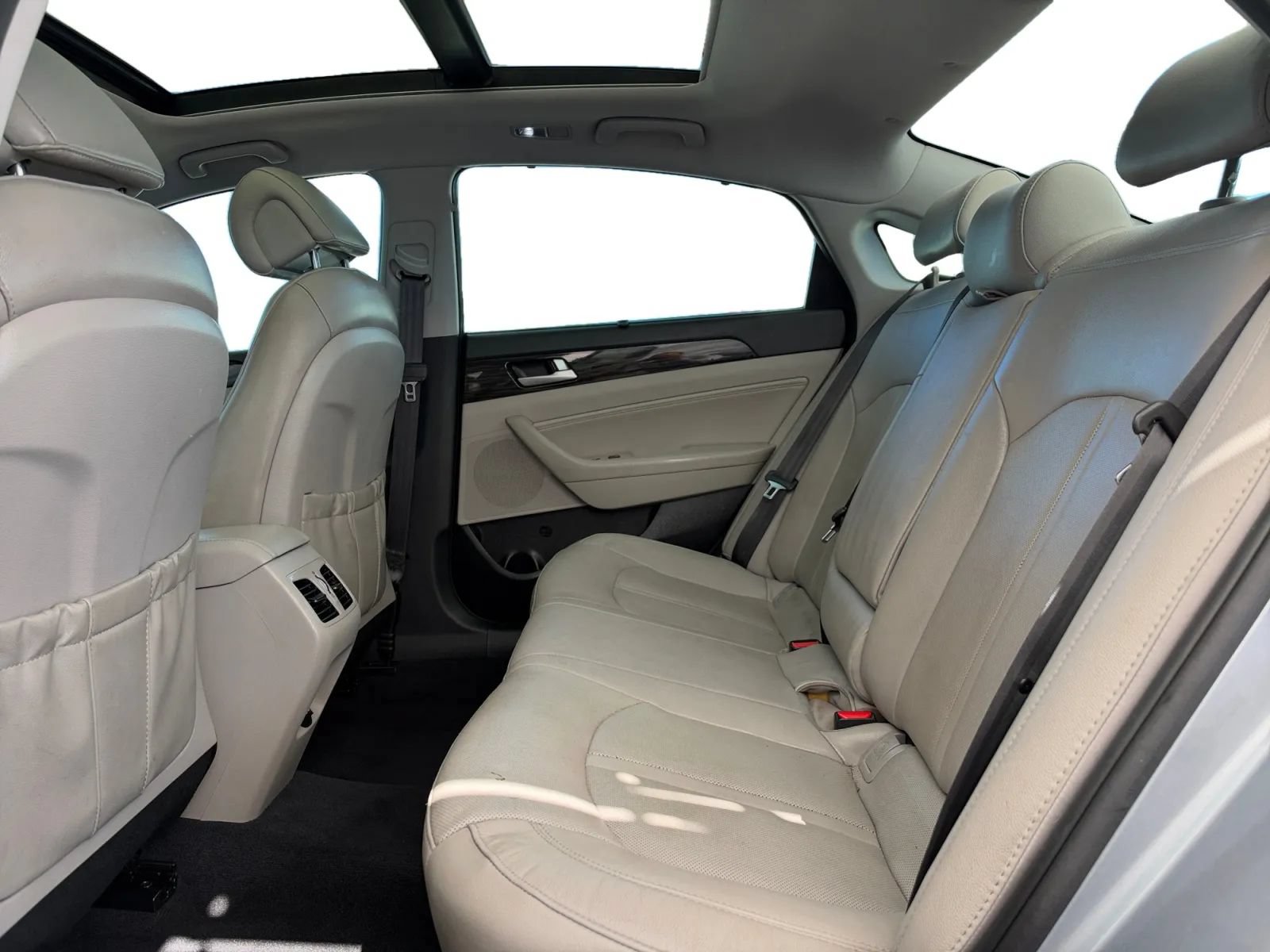 Used 2016 Hyundai Sonata Limited w/ Option Group 04 FWD image 16