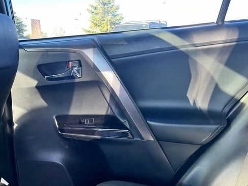 Used 2018 Toyota RAV4 SE w/ Advanced Technology Package image 14