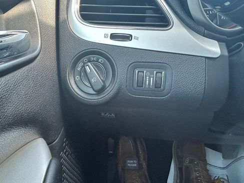 Used 2011 Dodge Journey SXT FWD image 27