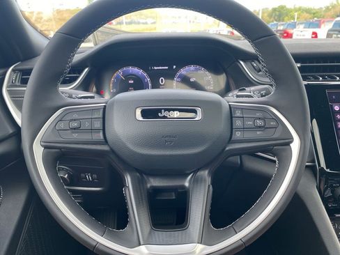New 2025 Jeep Grand Cherokee L Altitude image 31