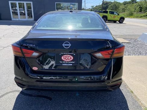 Used 2024 Nissan Altima 2.5 SV FWD image 6