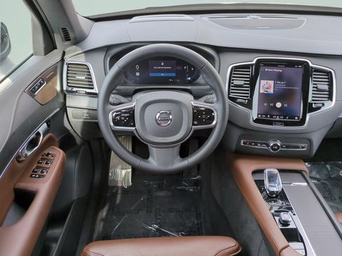 Used 2024 Volvo XC90 B6 Ultimate w/ Protection Package Premier image 12