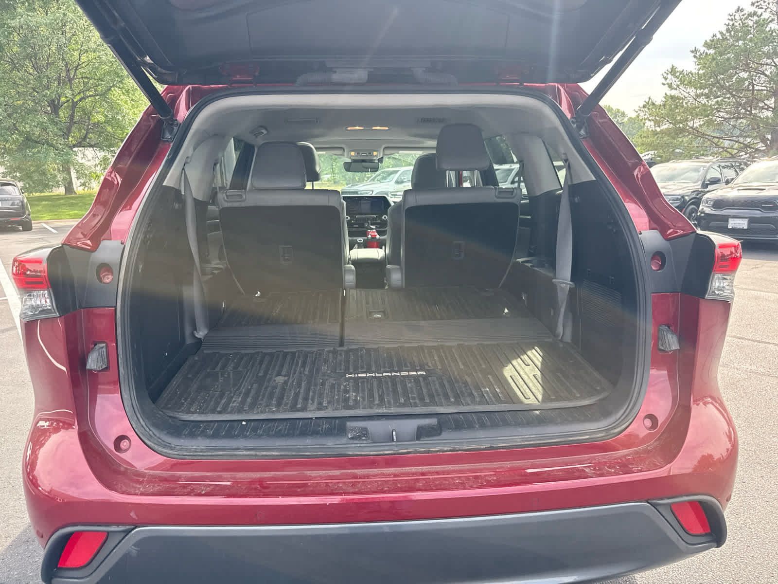 Used 2021 Toyota Highlander Limited AWD/4WD image 11