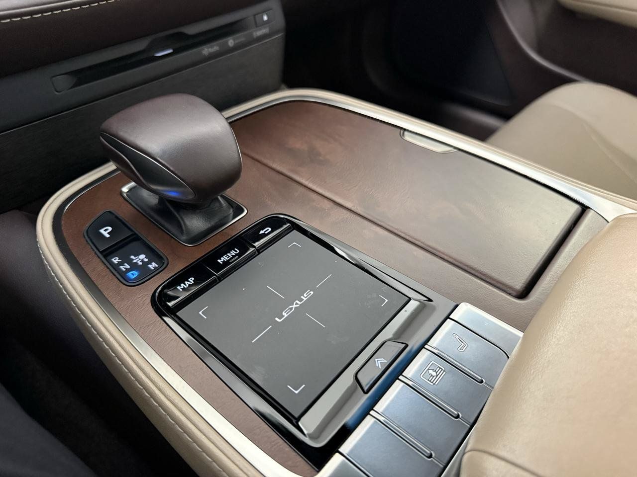 Used 2018 Lexus LS 500 w/ Accessory Package (Z2) RWD image 22