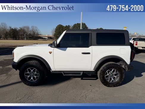 Used 2023 Ford Bronco Badlands image 2