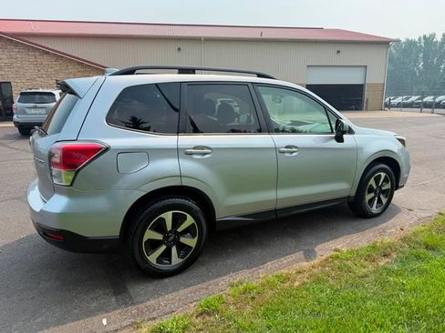 Used 2017 Subaru Forester 2.5i Premium w/ All-Weather Package AWD/4WD image 4