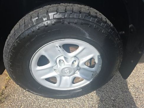 Used 2010 Toyota Tundra 4x4 Double Cab image 26