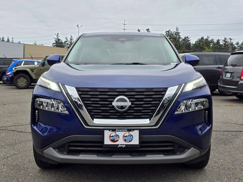 Used 2023 Nissan Rogue SV FWD image 3