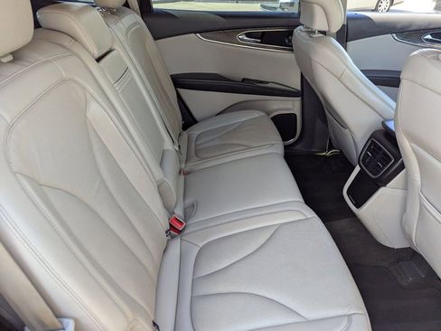 Used 2018 Lincoln MKX Reserve w/ Enhanced Security Package image 15