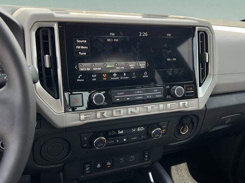 Used 2025 Nissan Frontier SV w/ SV Convenience Package RWD image 16