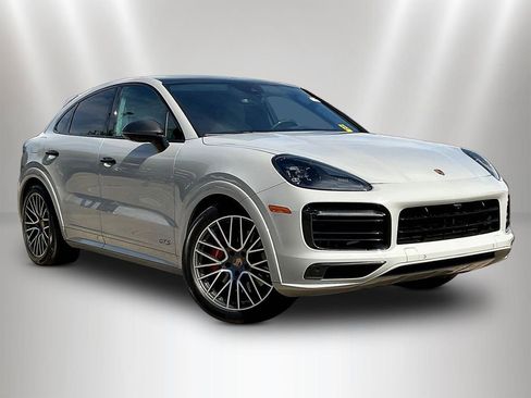 Used 2022 Porsche Cayenne GTS AWD/4WD image 3